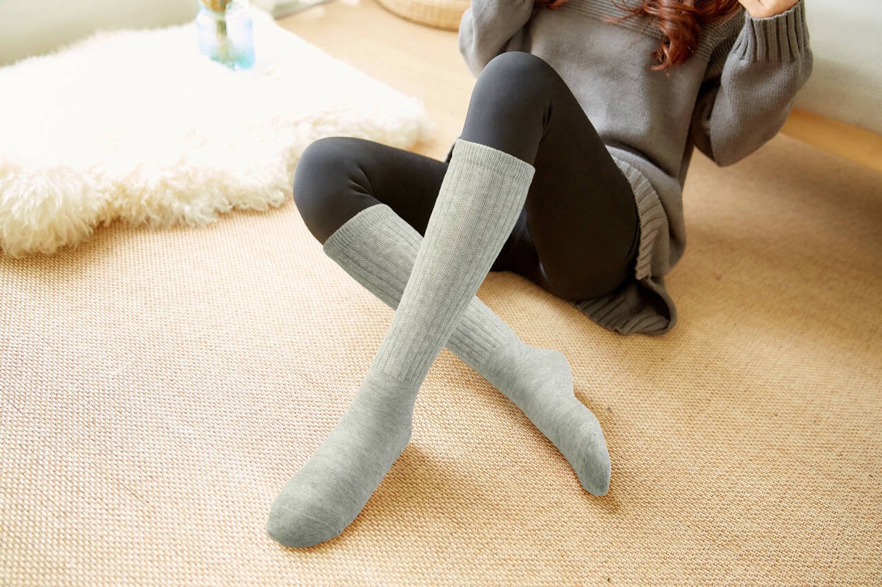 BomKinta Pilates Socks with Grips for Women - Yoga Grippy Slouch Scrunch Sock - Slipper Socks for Barre Workout Hospital
